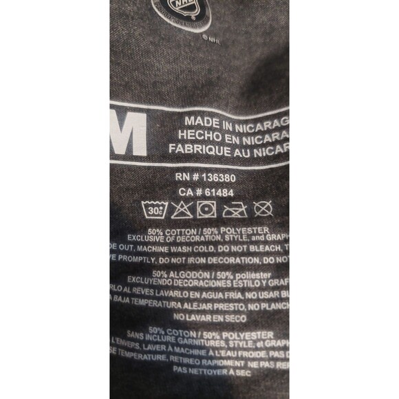 NHL Chicago Blackhawks Men's Size Medium Tee Shirt Gray Hockey - Picture 5 of 8